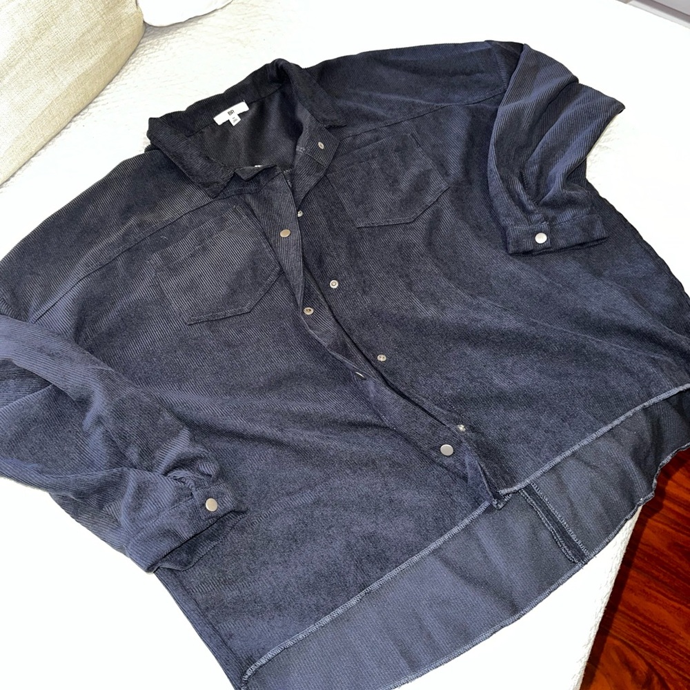 Corduroy Shacket Lightweight perfect for fall Snap up